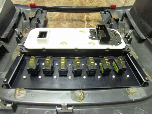 02-05 RECESSED MOUNT DODGE RAM 7 SWITCH PANEL+BARS 131542