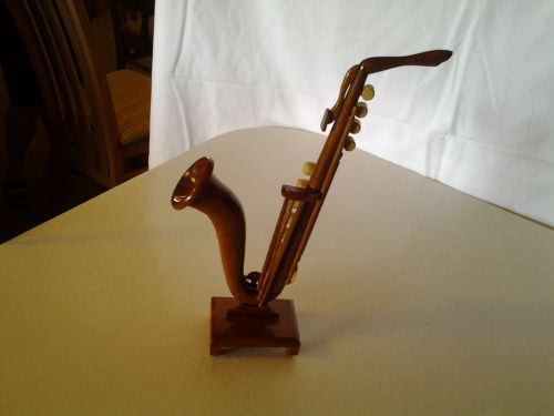 Wood Saxophone 111558